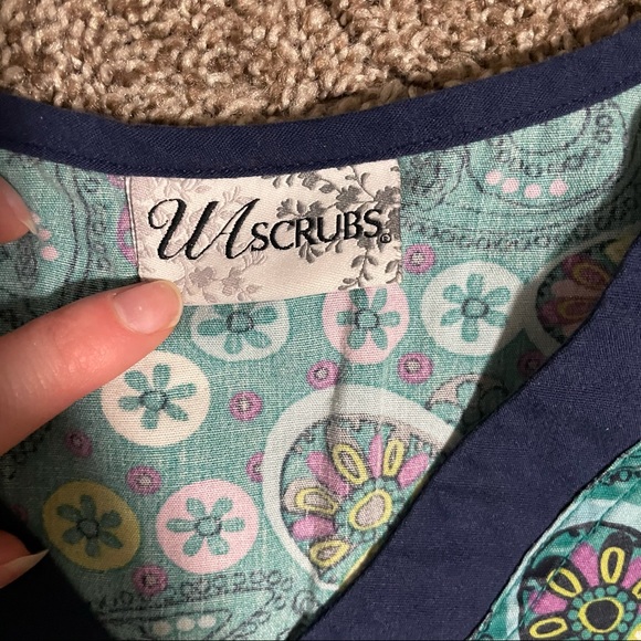 SCRUBS SET - 2 Pair - Picture 3 of 8